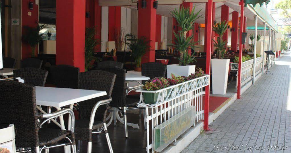 Hotel Amalfi & Restaurant Karaoke Bar