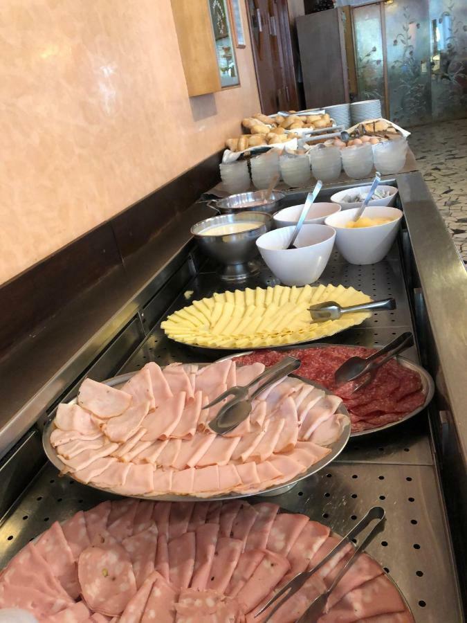 Amalfi & Restaurant Karaoke Bar Hotel Lido di Jesolo