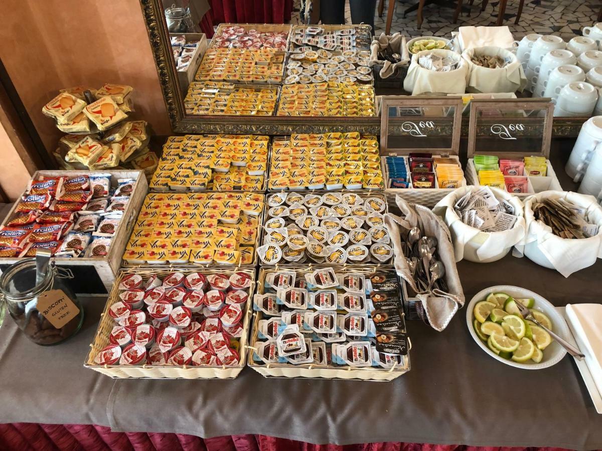 Amalfi & Restaurant Karaoke Bar Hotel Lido di Jesolo