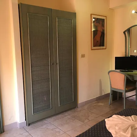 Amalfi & Restaurant Karaoke Bar Lido di Jesolo