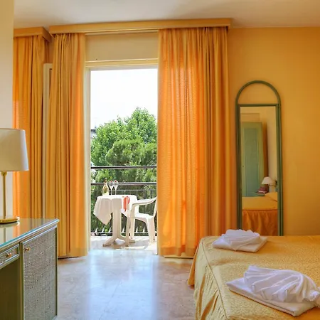Hotel Amalfi & Restaurant Karaoke Bar Lido di Jesolo