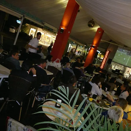 Amalfi & Restaurant Karaoke Bar Hotel