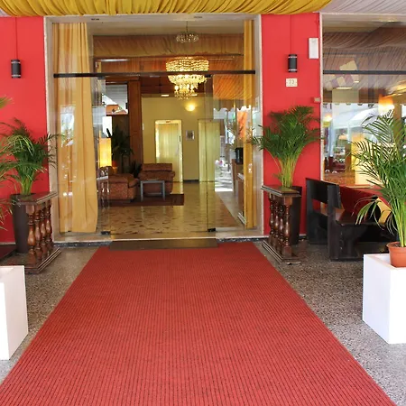 Amalfi & Restaurant Karaoke Bar Hotel