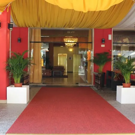 Amalfi & Restaurant Karaoke Bar Hotel