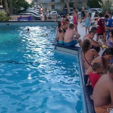Amalfi & Restaurant Karaoke Bar Hotel Lido di Jesolo