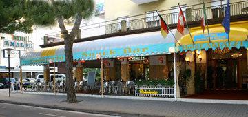 Amalfi & Restaurant Karaoke Bar